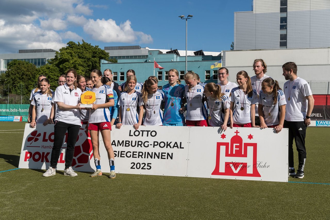 Bild 164 - wBJ Lotto Pokal Finale  Eimsbuetteler TV - Hamburger SV : Ergebnis: 0:3